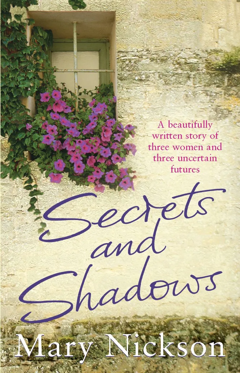 Secrets And Shadows von Arrow Books – Buchfoto