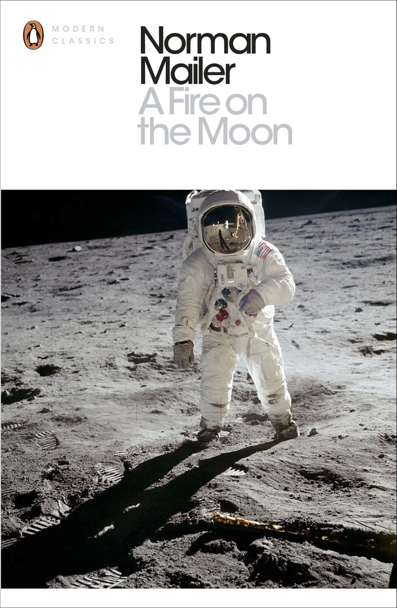 Fire On The Moon von Bantam – Buchfoto