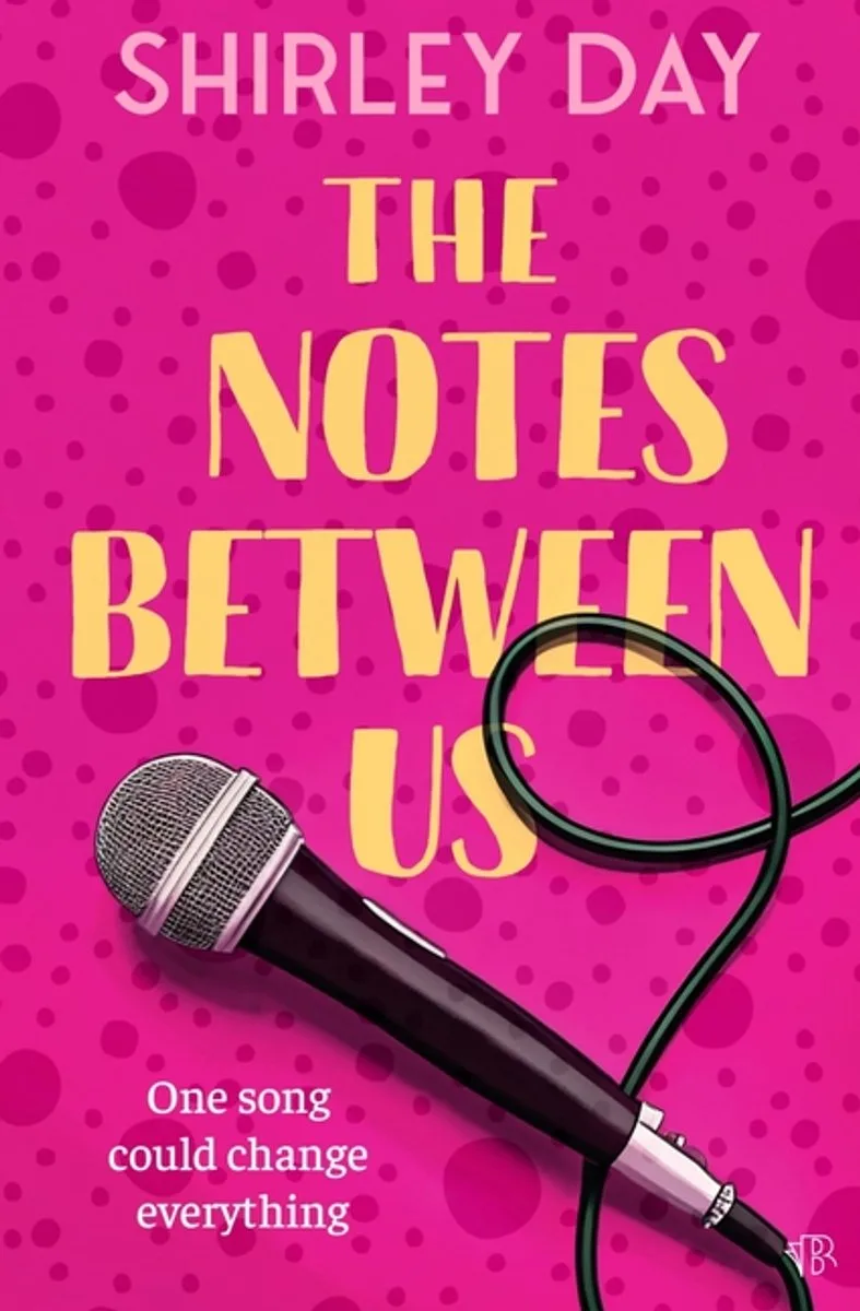 The Notes Between Us van Bloodhound Books – boekfoto