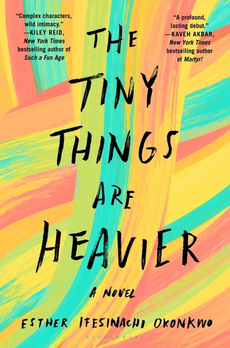 The Tiny Things Are Heavier von Bloomsbury – Buchfoto