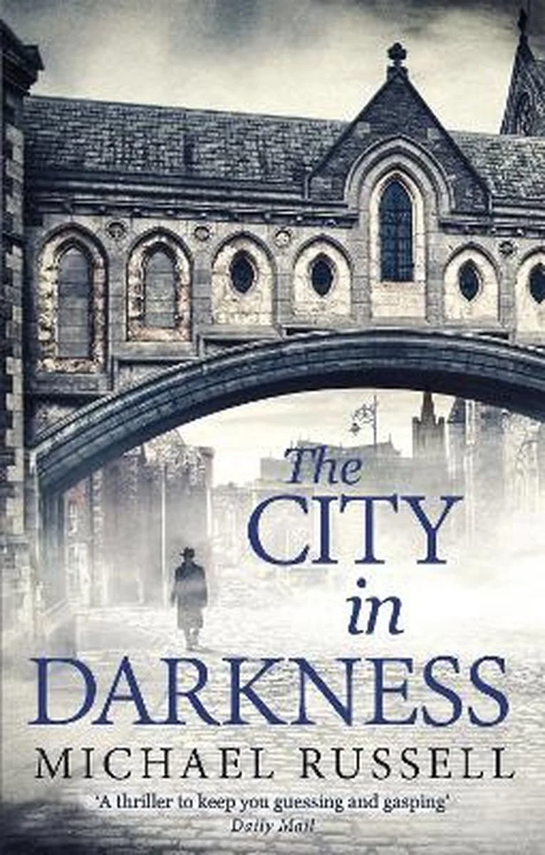 City in Darkness fra Constable – billede af bogen