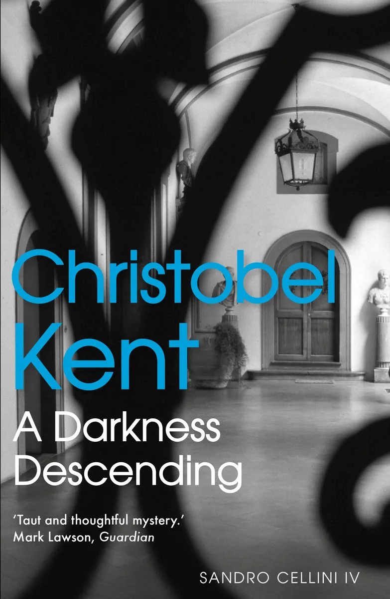 Darkness Descending van Corvus – boekfoto
