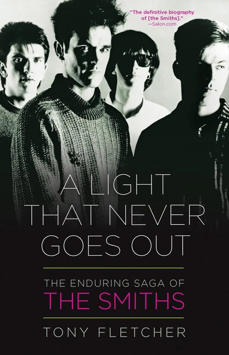 A Light That Never Goes Out fra Crown – billede af bogen