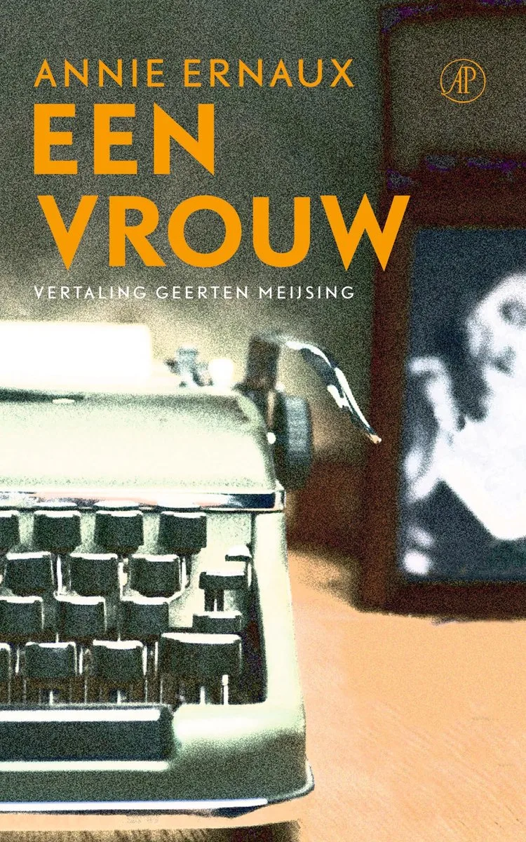 Een vrouw von De Arbeiderspers – Buchfoto