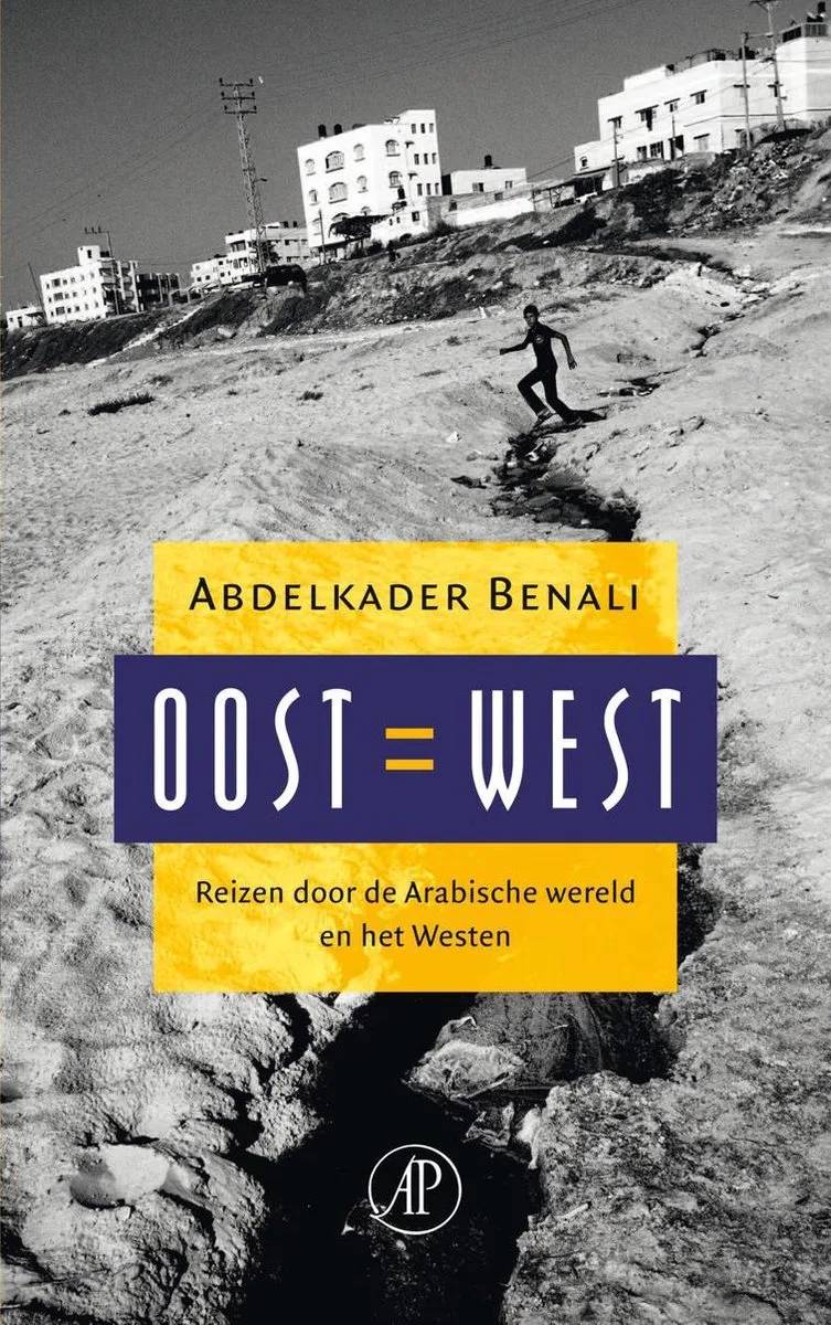 Oost = West fra De Arbeiderspers – billede af bogen