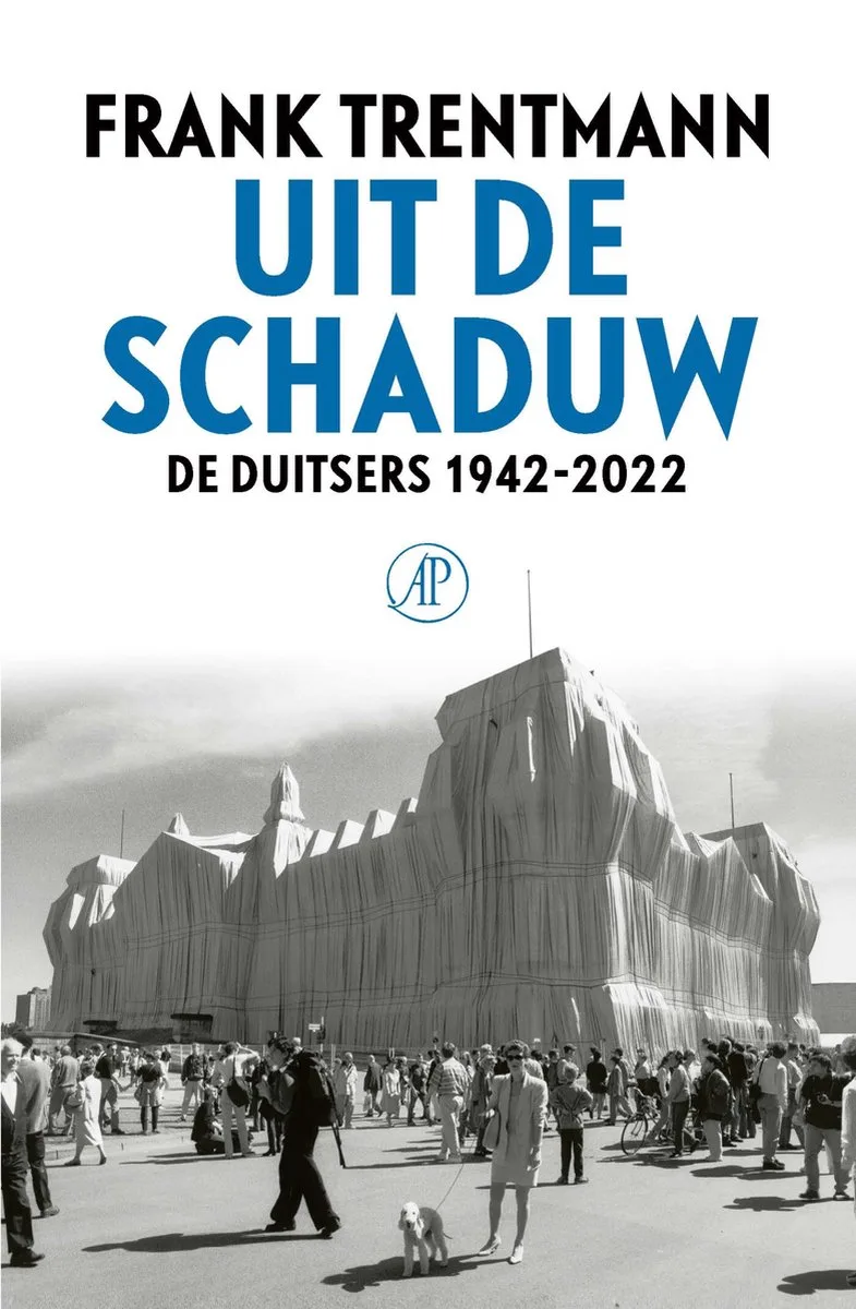 Uit de schaduw von De Arbeiderspers – Buchfoto