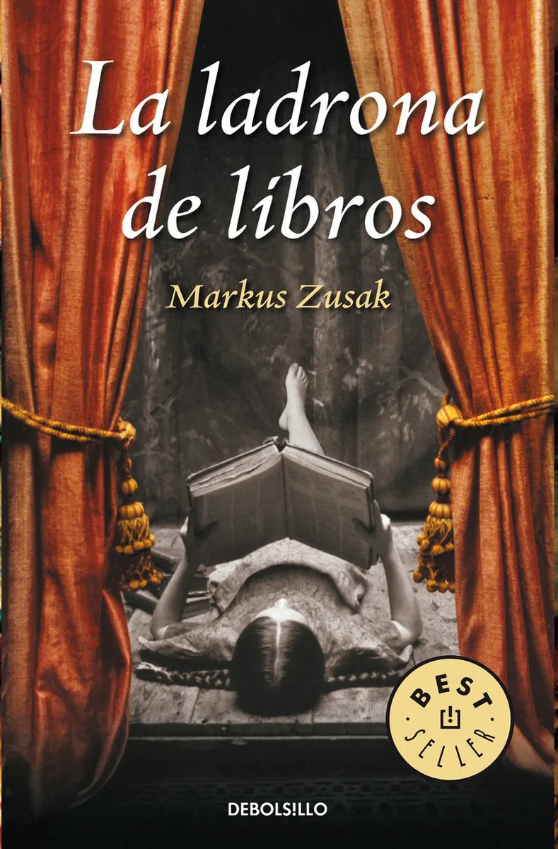 La ladrona de libros von Debolsillo – Buchfoto
