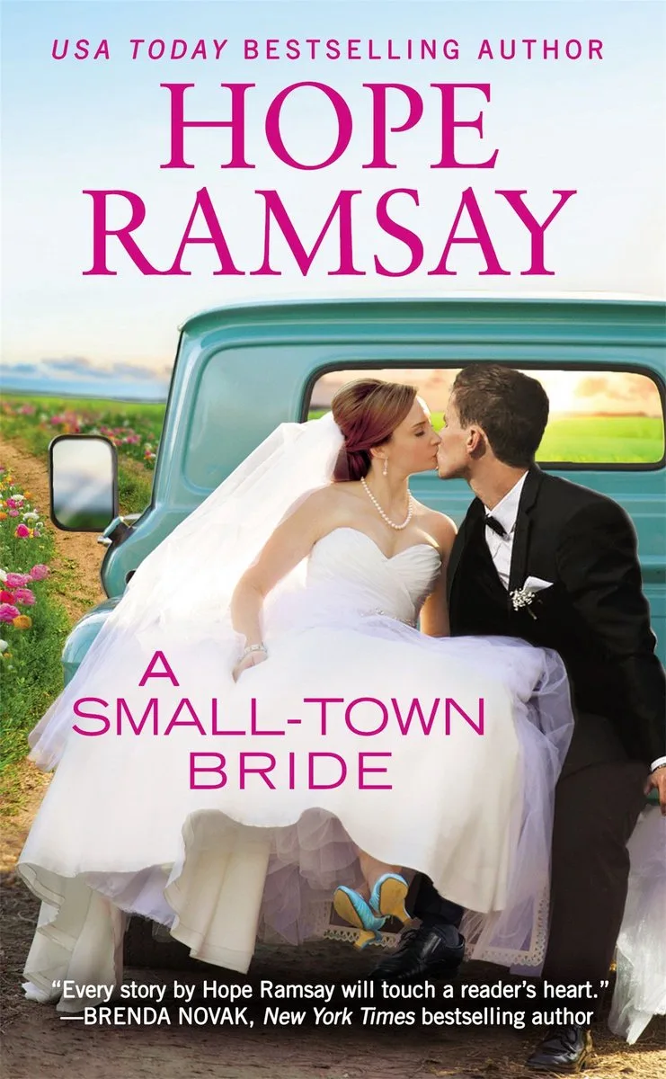 A Small-Town Bride von Forever – Buchfoto