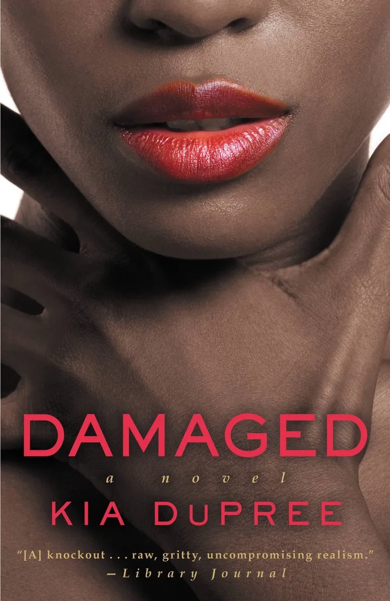 Damaged von Grand Central Publishing – Buchfoto