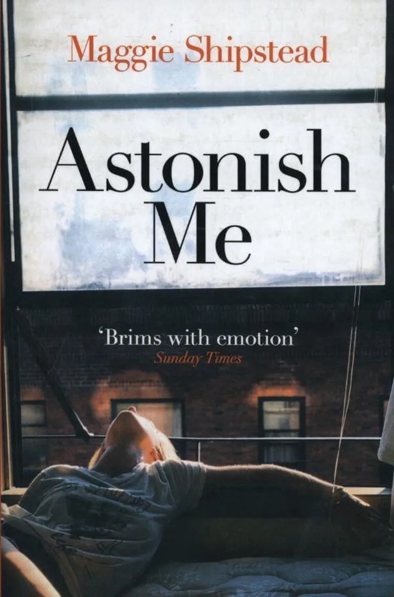 Astonish Me von HarperCollins – Buchfoto