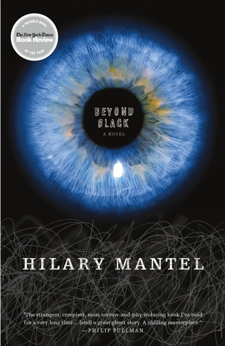 Beyond Black van HarperCollins – boekfoto