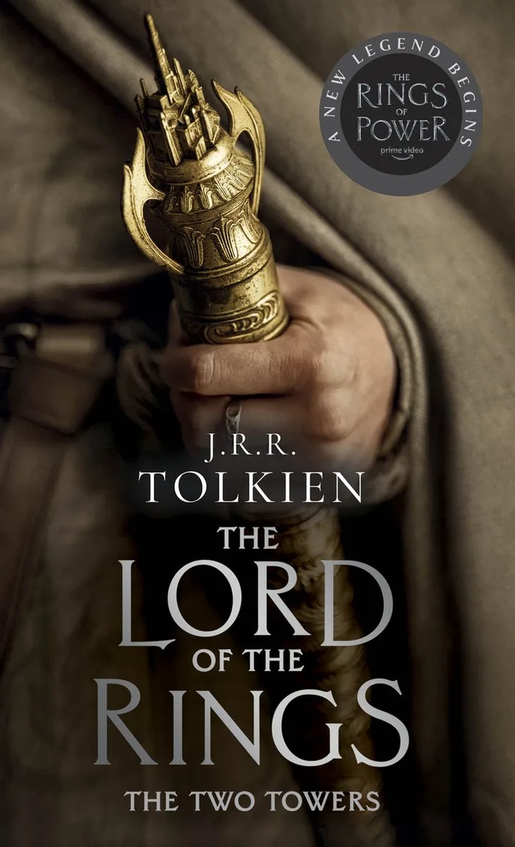 The Two Towers by HarperCollins – book photo