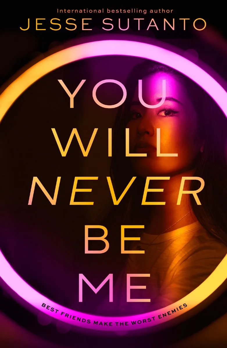 You Will Never Be Me fra HarperCollins – billede af bogen