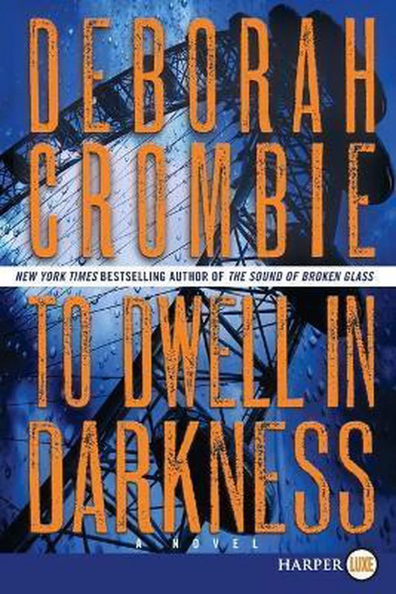 To Dwell in Darkness von HarperLuxe – Buchfoto