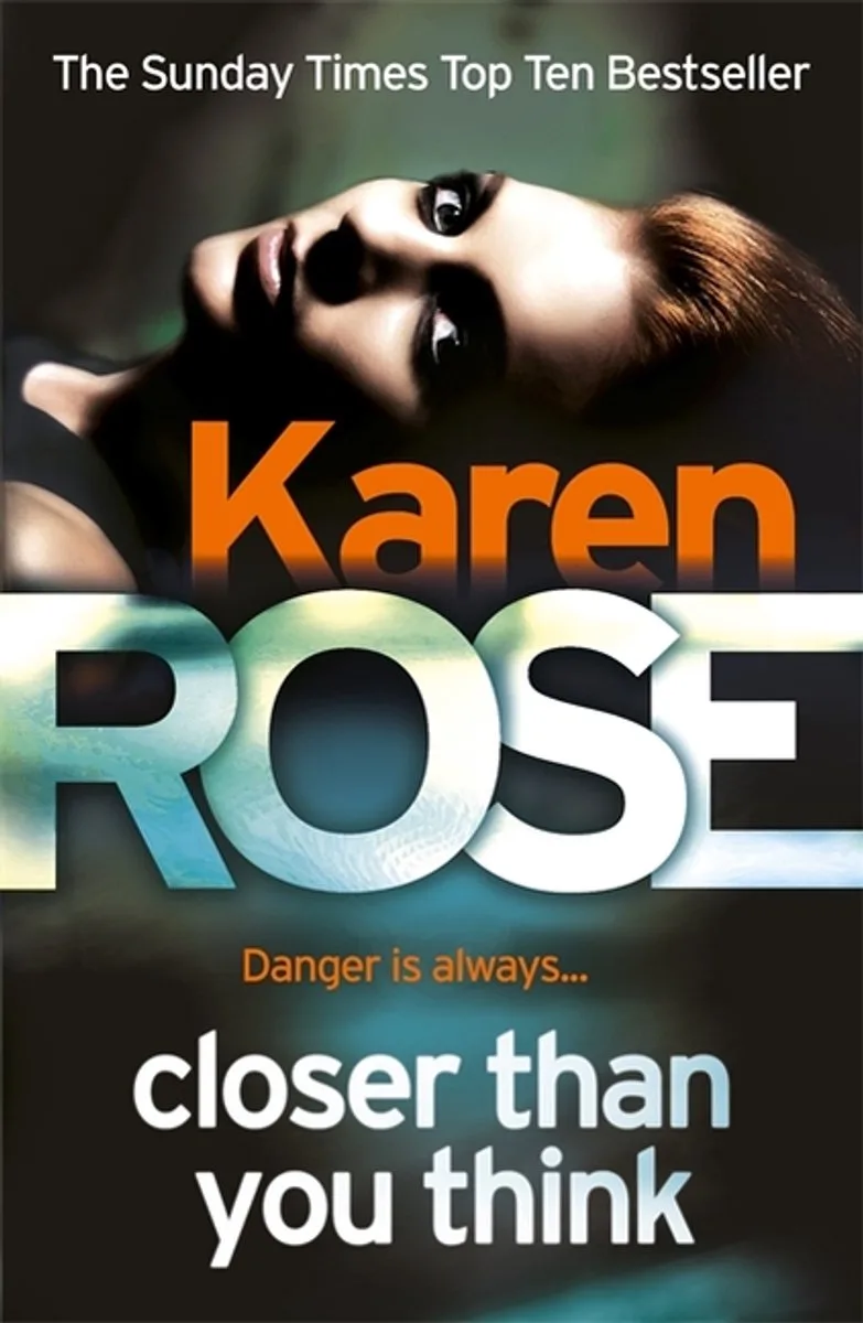 Closer Than You Think von Headline – Buchfoto