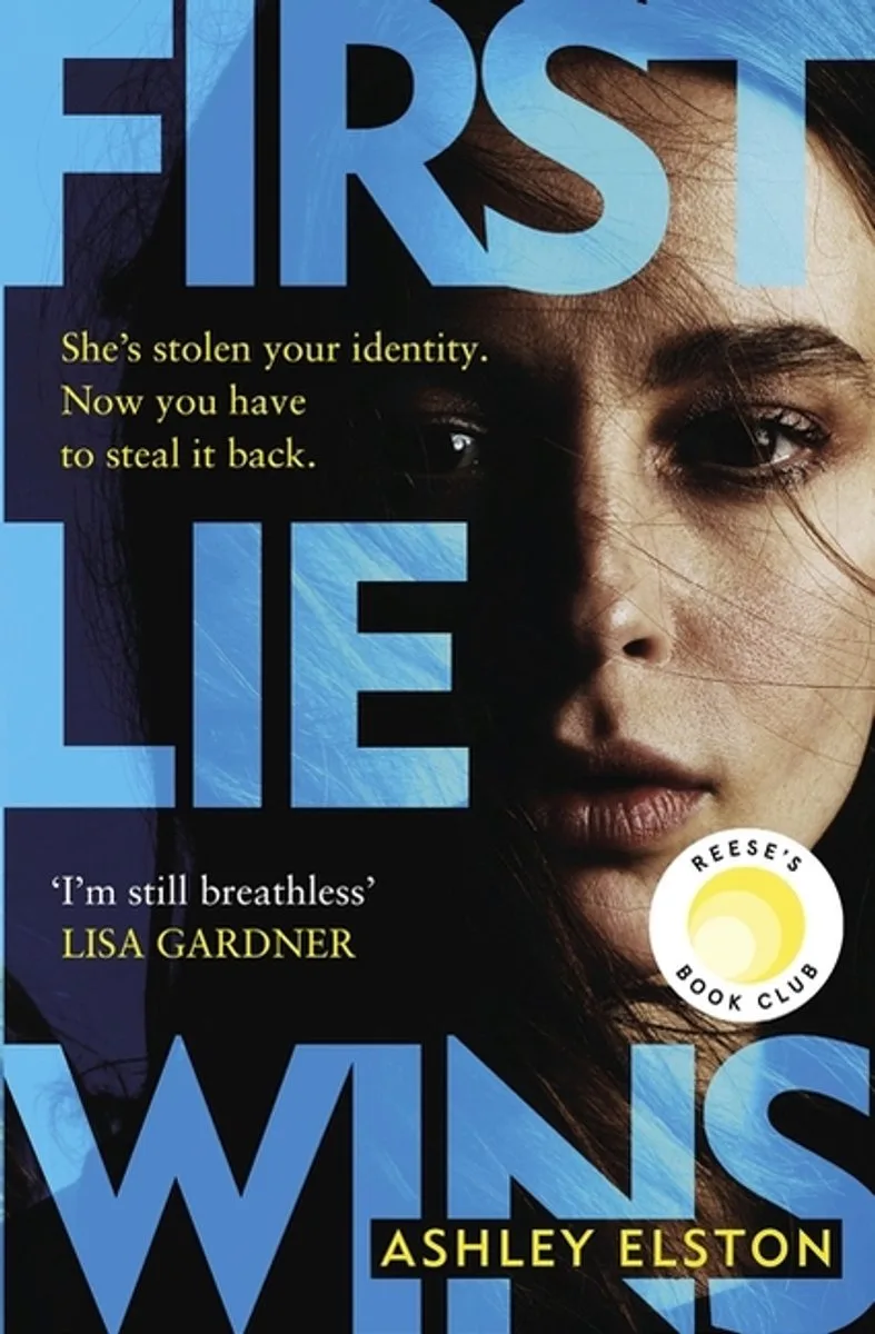 First Lie Wins von Headline – Buchfoto