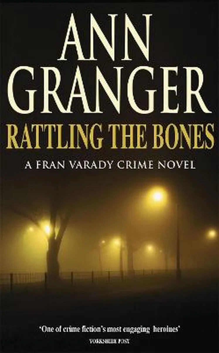 Rattling The Bones von Headline – Buchfoto