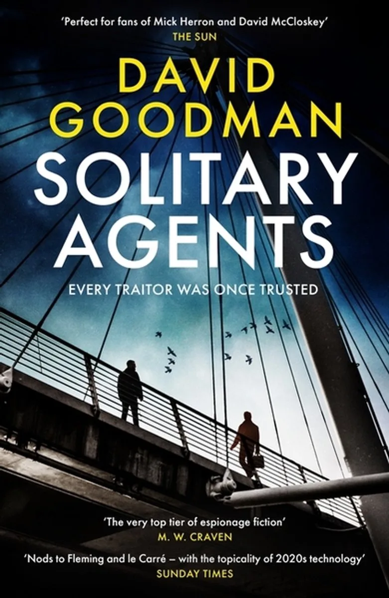 Solitary Agents fra Headline – billede af bogen