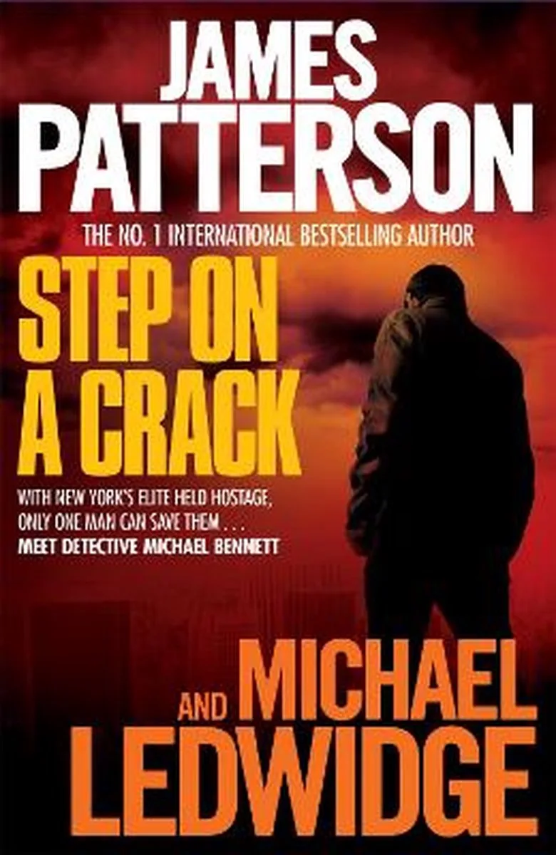 Step On A Crack von Headline – Buchfoto