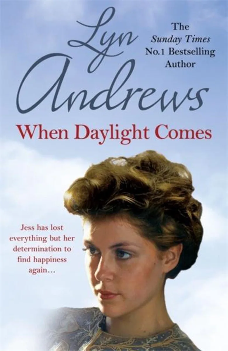 When Daylight Comes von Headline – Buchfoto