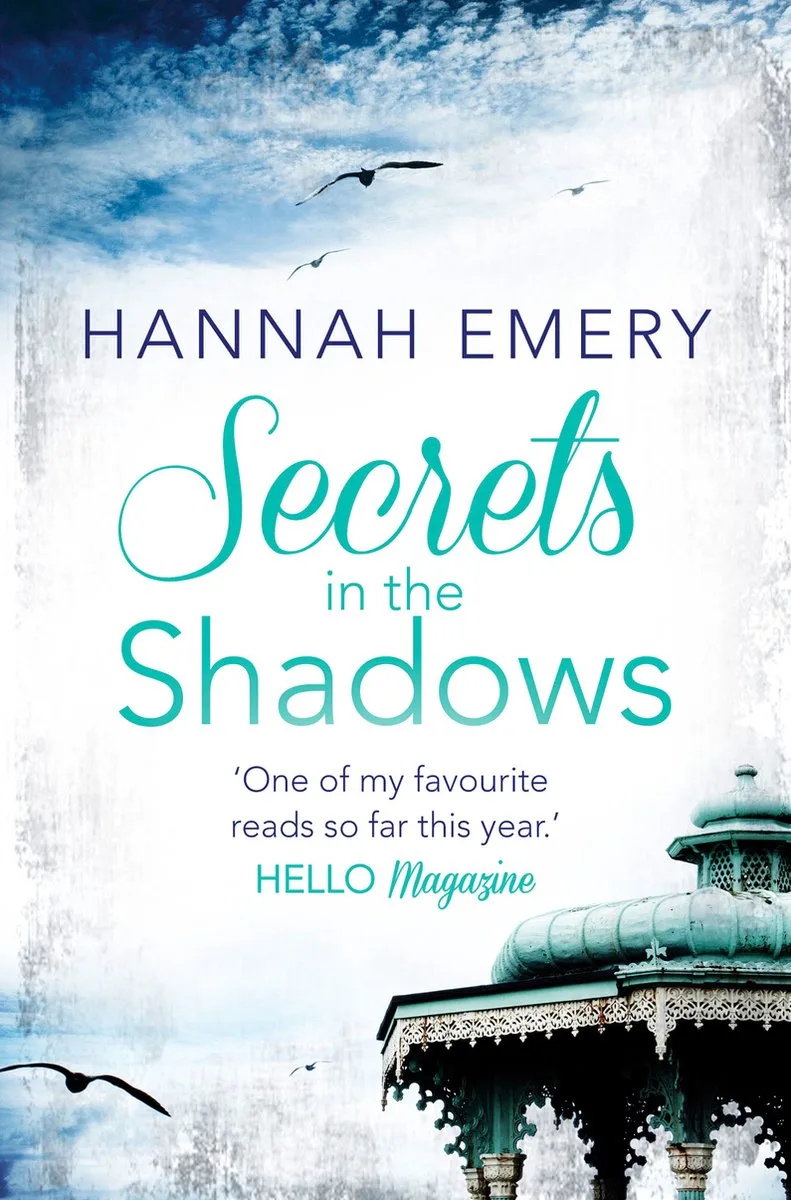 Secrets in the Shadows von One More Chapter – Buchfoto