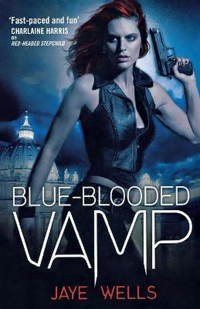Blue-Blooded Vamp van Orbit – boekfoto