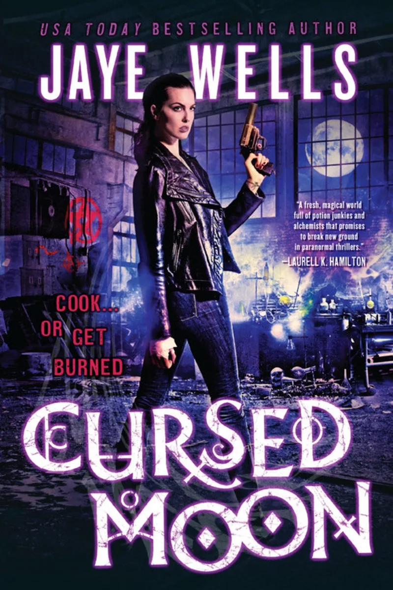Cursed Moon von Orbit – Buchfoto
