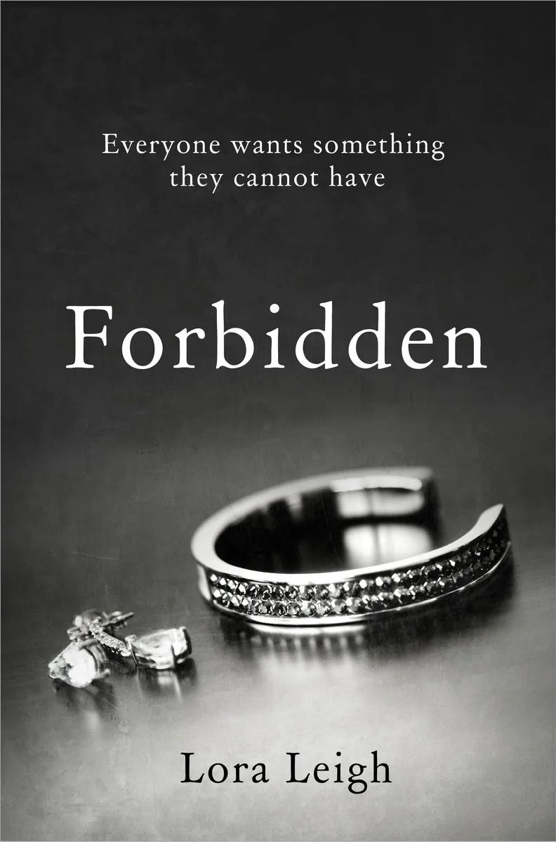 Forbidden Pleasure von Pan Macmillan – Buchfoto
