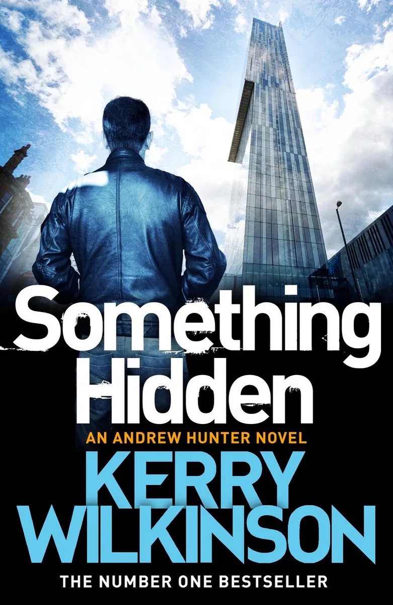 Something Hidden von Pan Macmillan – Buchfoto