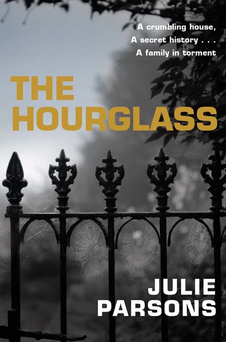 The Hourglass von Pan Macmillan – Buchfoto
