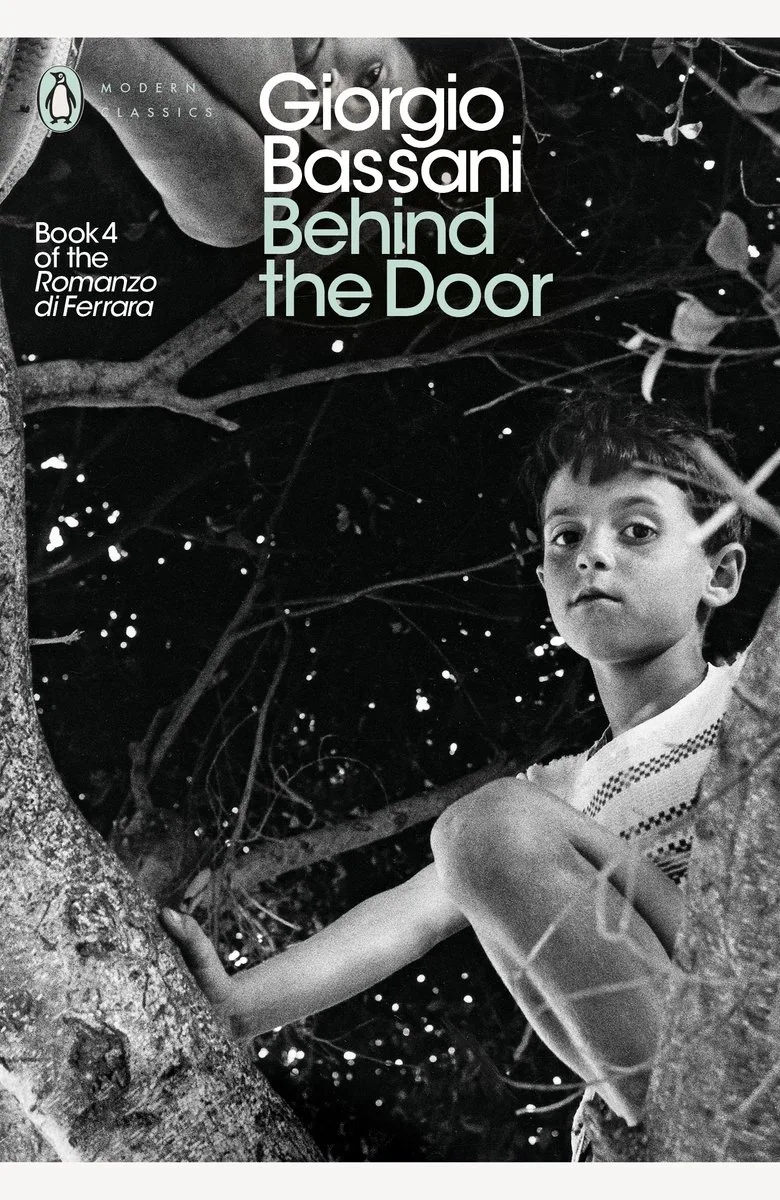 Behind the Door fra Penguin Classics – billede af bogen