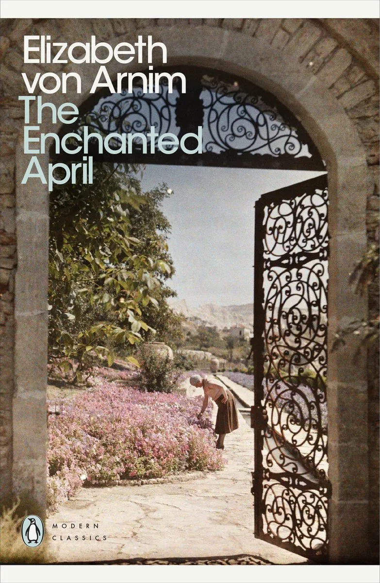 Enchanted April von Penguin Classics – Buchfoto