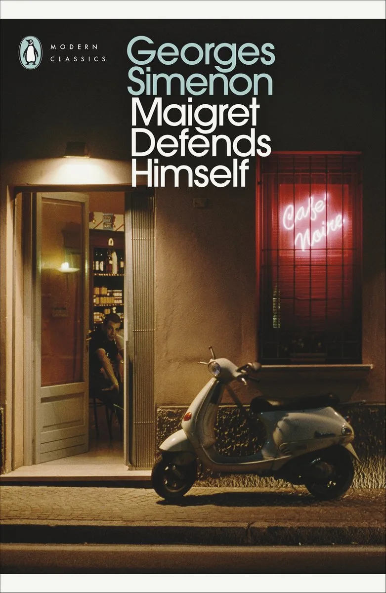 Maigret Defends Himself von Penguin Classics – Buchfoto