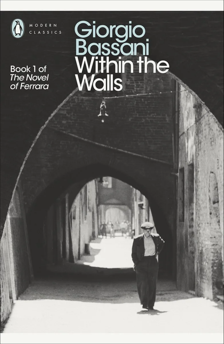 Within The Walls von Penguin Classics – Buchfoto