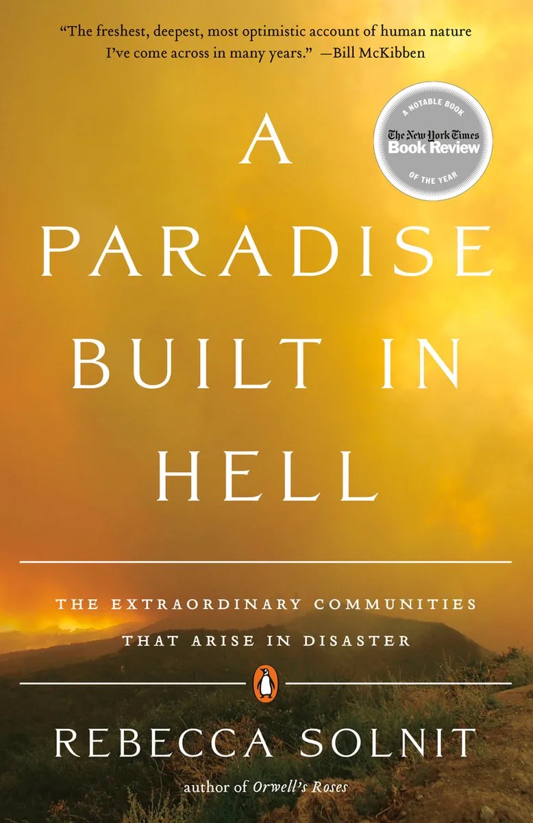 A Paradise Built in Hell von Penguin – Buchfoto