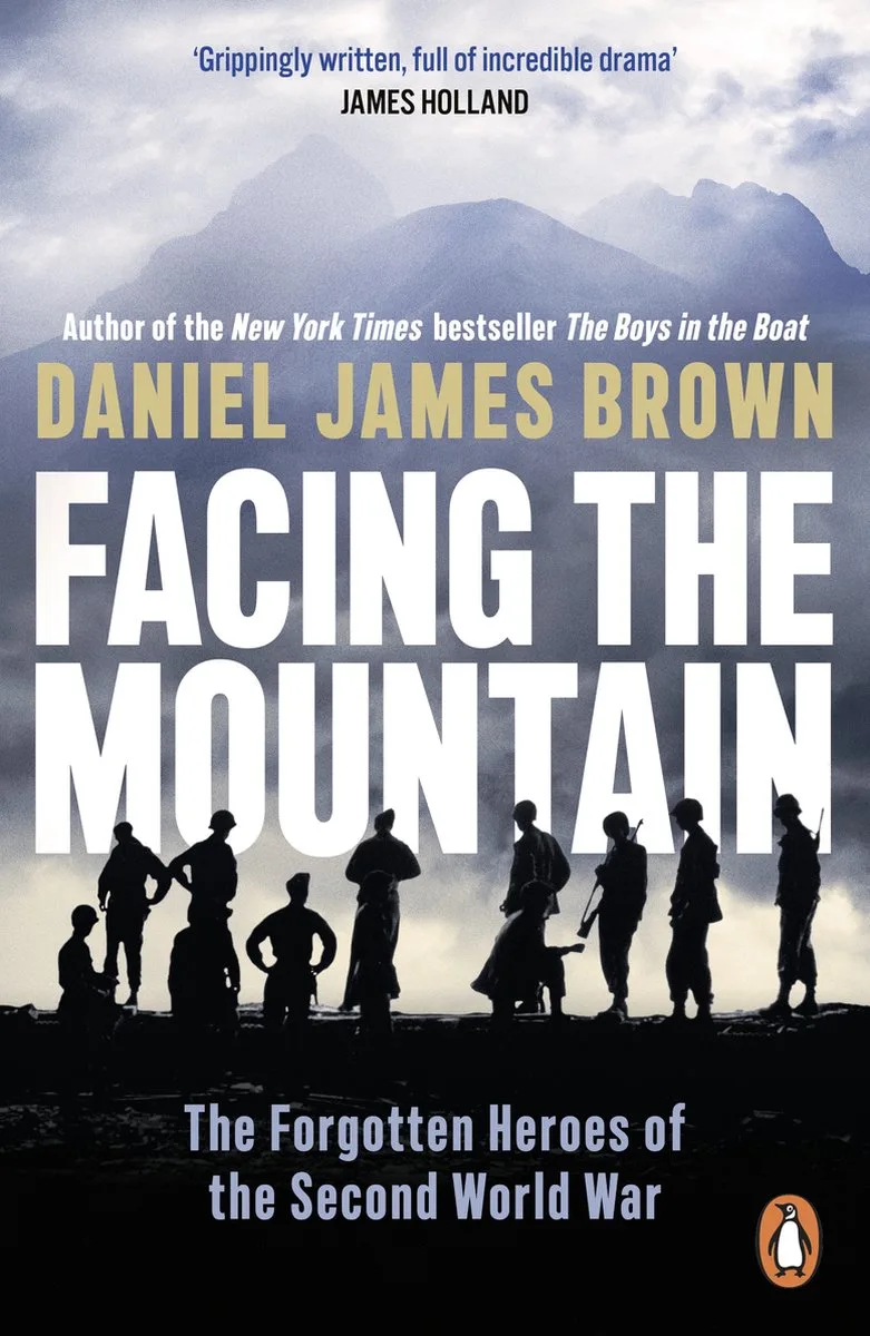 Facing The Mountain fra Penguin – billede af bogen