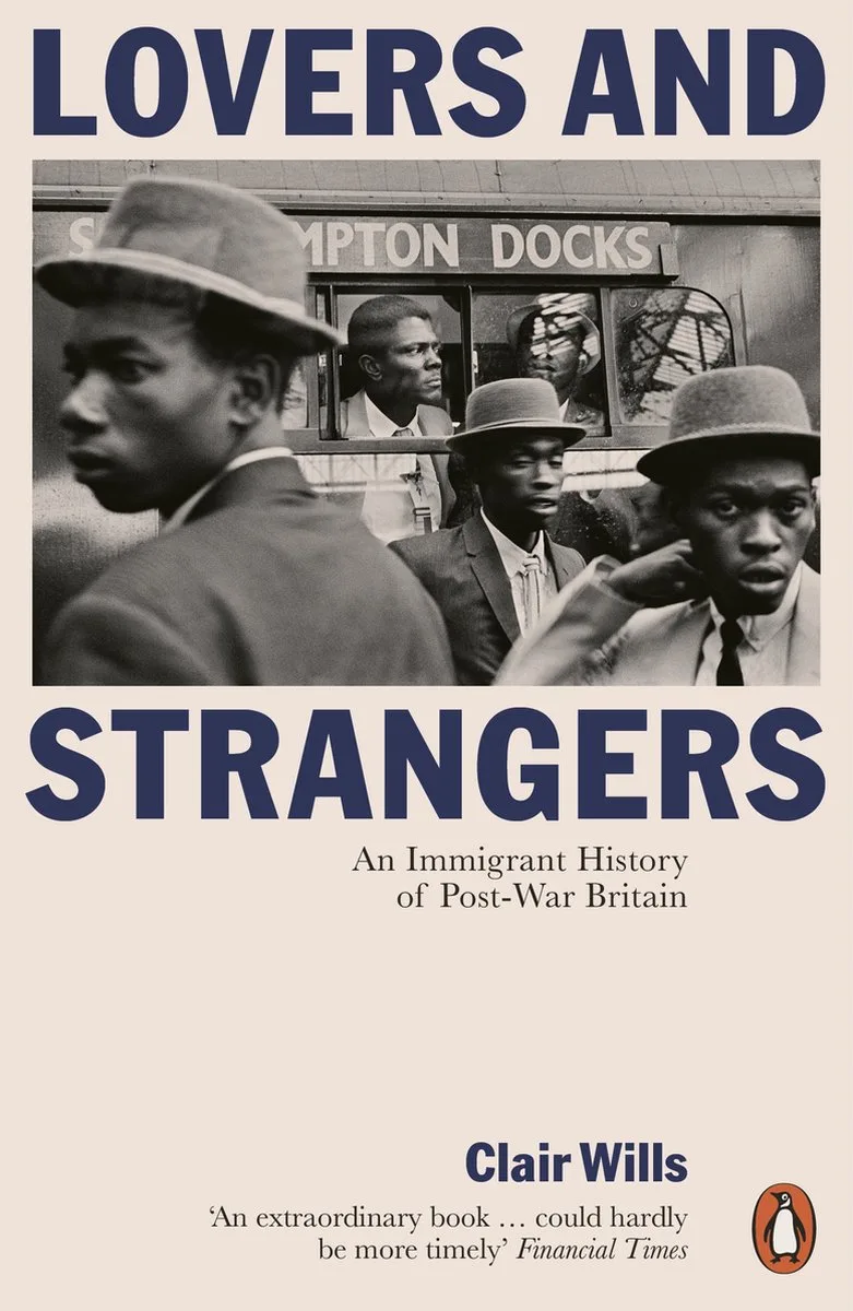 Lovers and Strangers von Penguin – Buchfoto