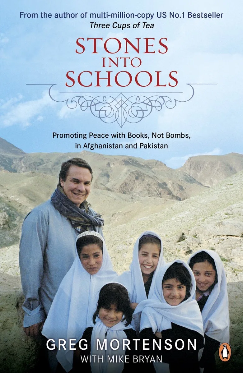 Stones Into Schools von Penguin – Buchfoto