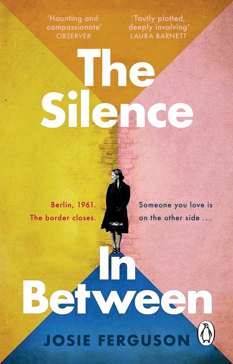The Silence In Between von Penguin – Buchfoto