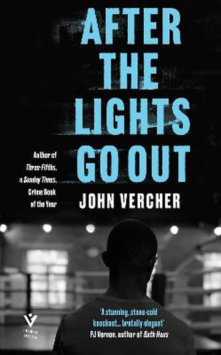 After the Lights Go Out von Pushkin Press – Buchfoto