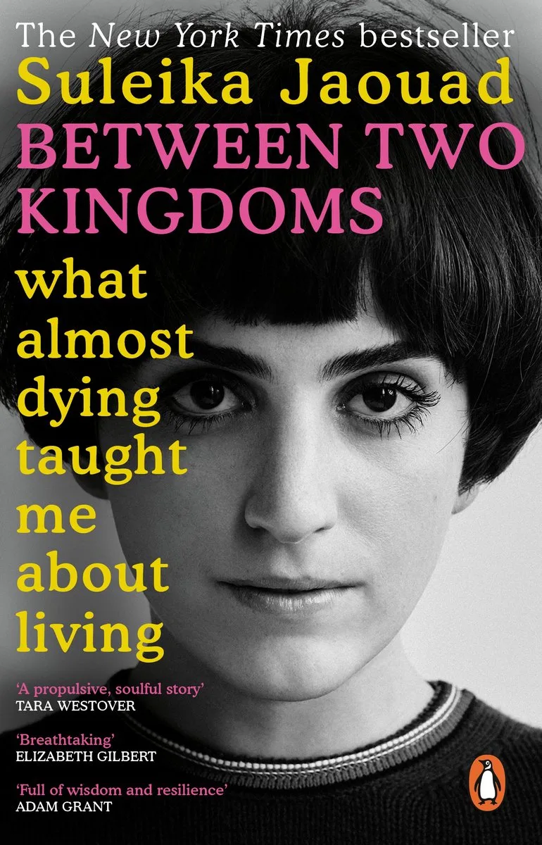 Between Two Kingdoms van Random House – boekfoto