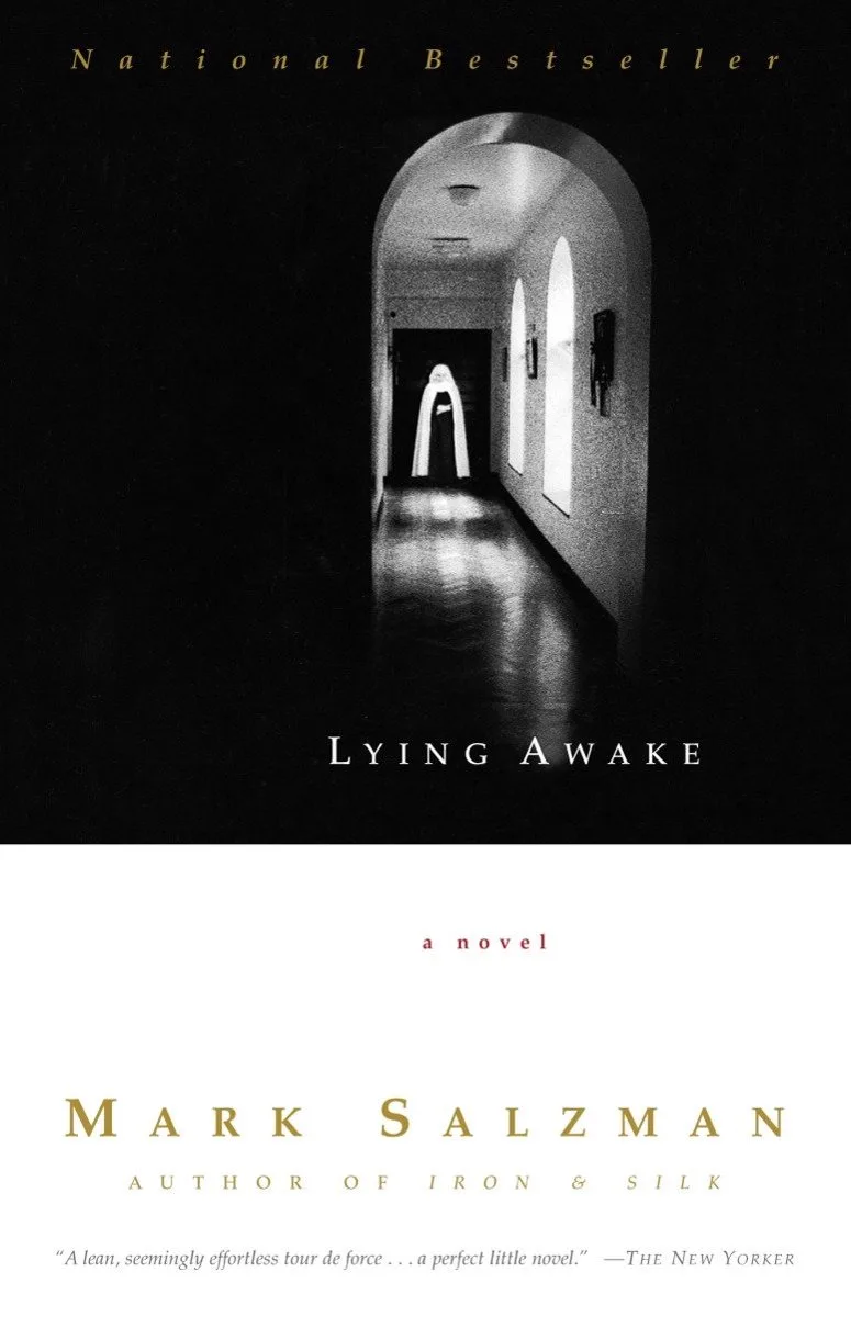 Lying Awake van Random House – boekfoto
