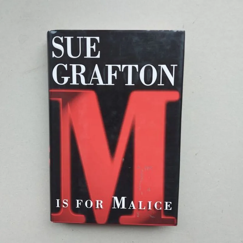 M Is for Malice von Random House – Buchfoto