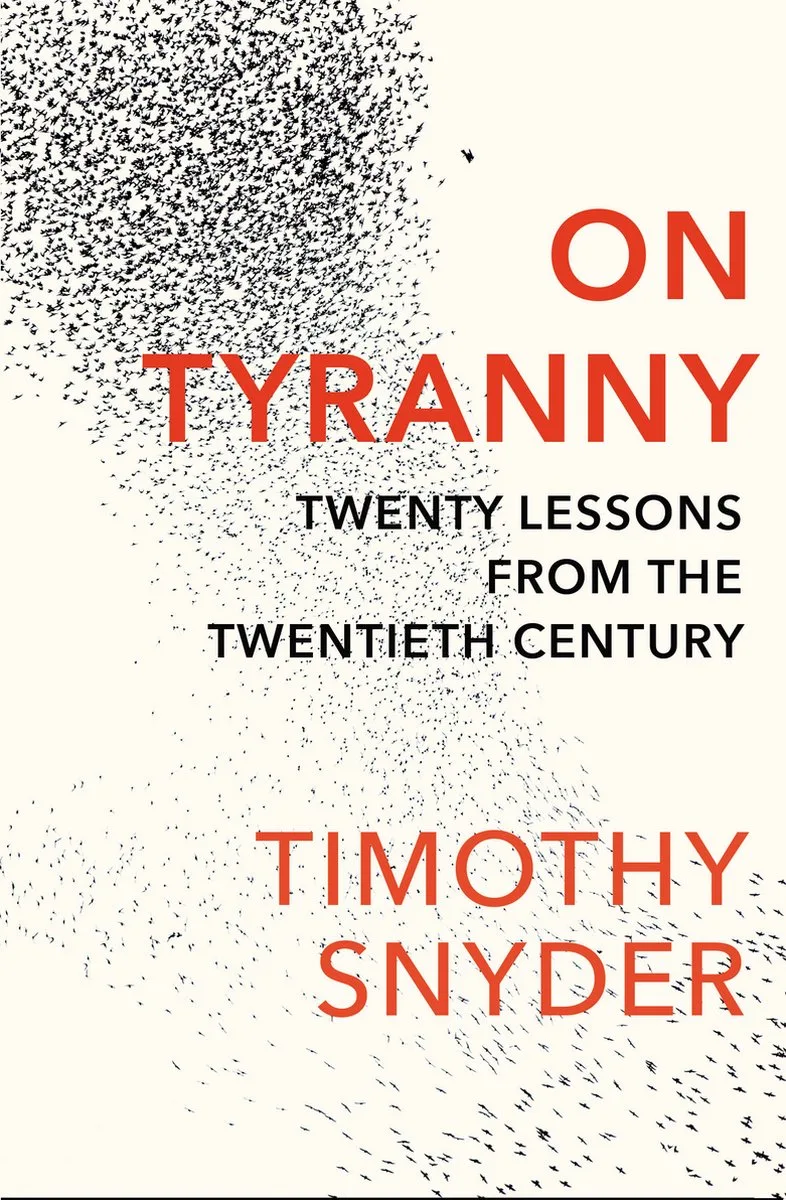 On Tyranny van Random House – boekfoto