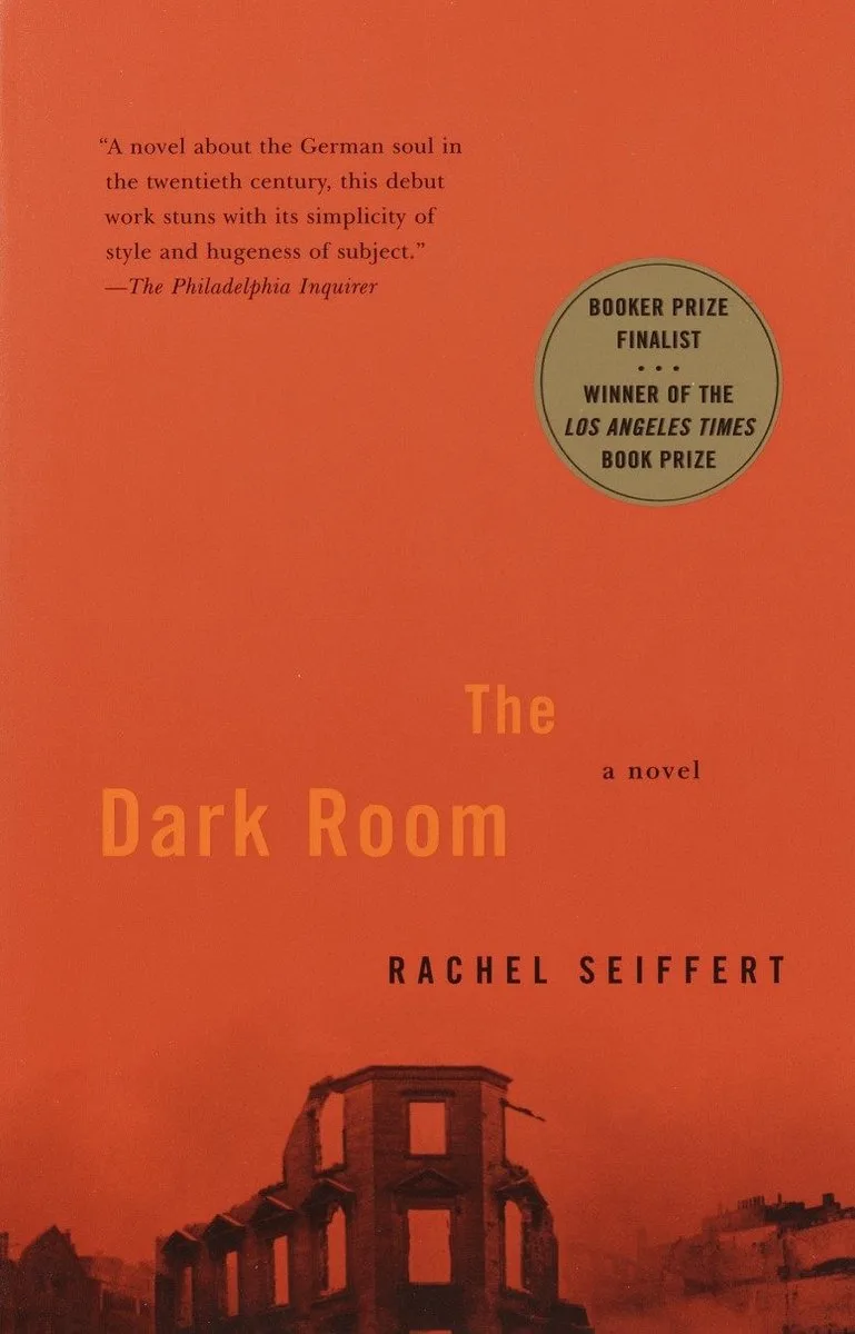 The Dark Room von Random House – Buchfoto