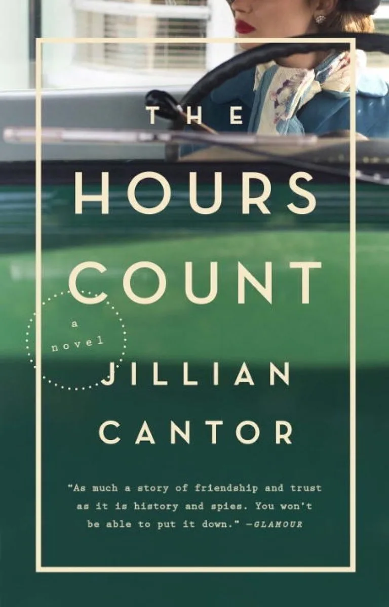 The Hours Count von Riverhead Books – Buchfoto