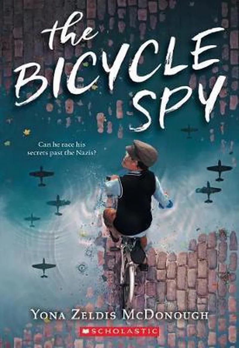 The Bicycle Spy von Scholastic – Buchfoto