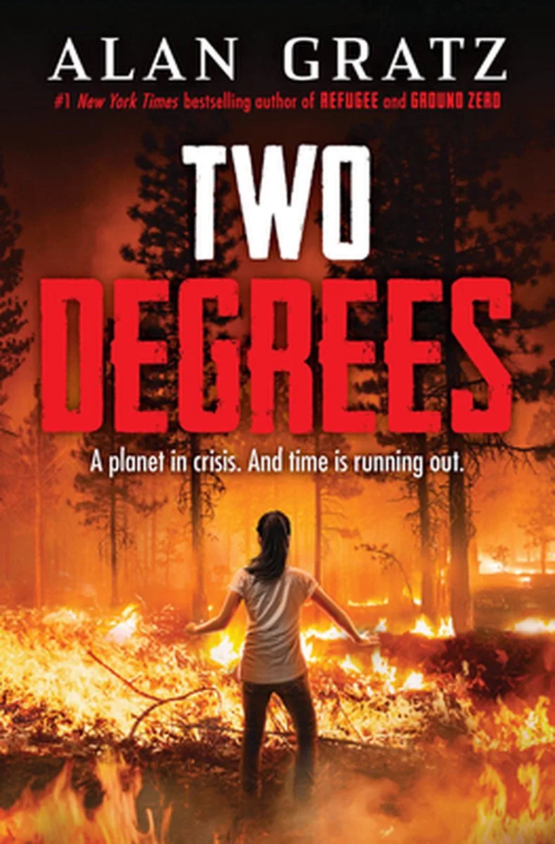 Two Degrees de Scholastic – photo du livre