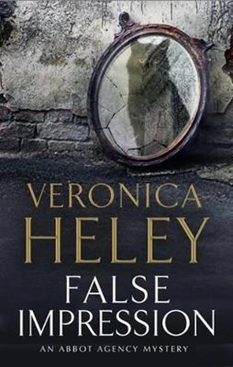 False Impression LARGE PRINT von Severn House – Buchfoto