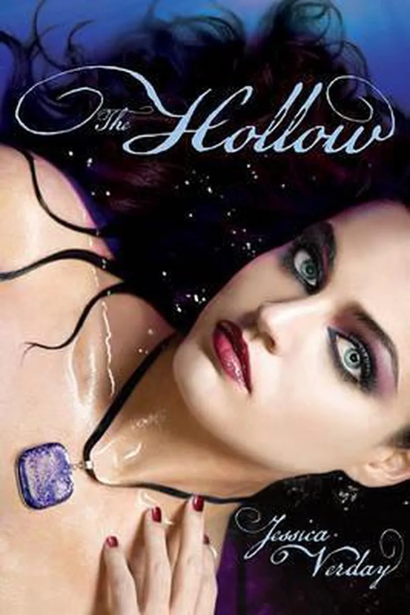 The Hollow von Simon Pulse – Buchfoto
